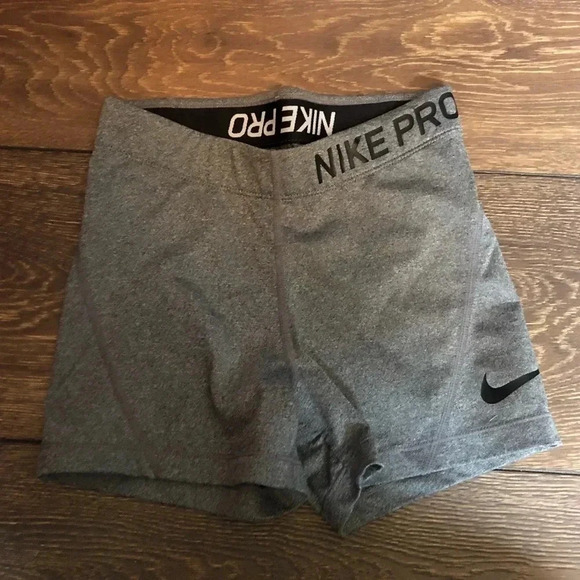 Nike Pants - Women’s Nike Pro Compression shorts